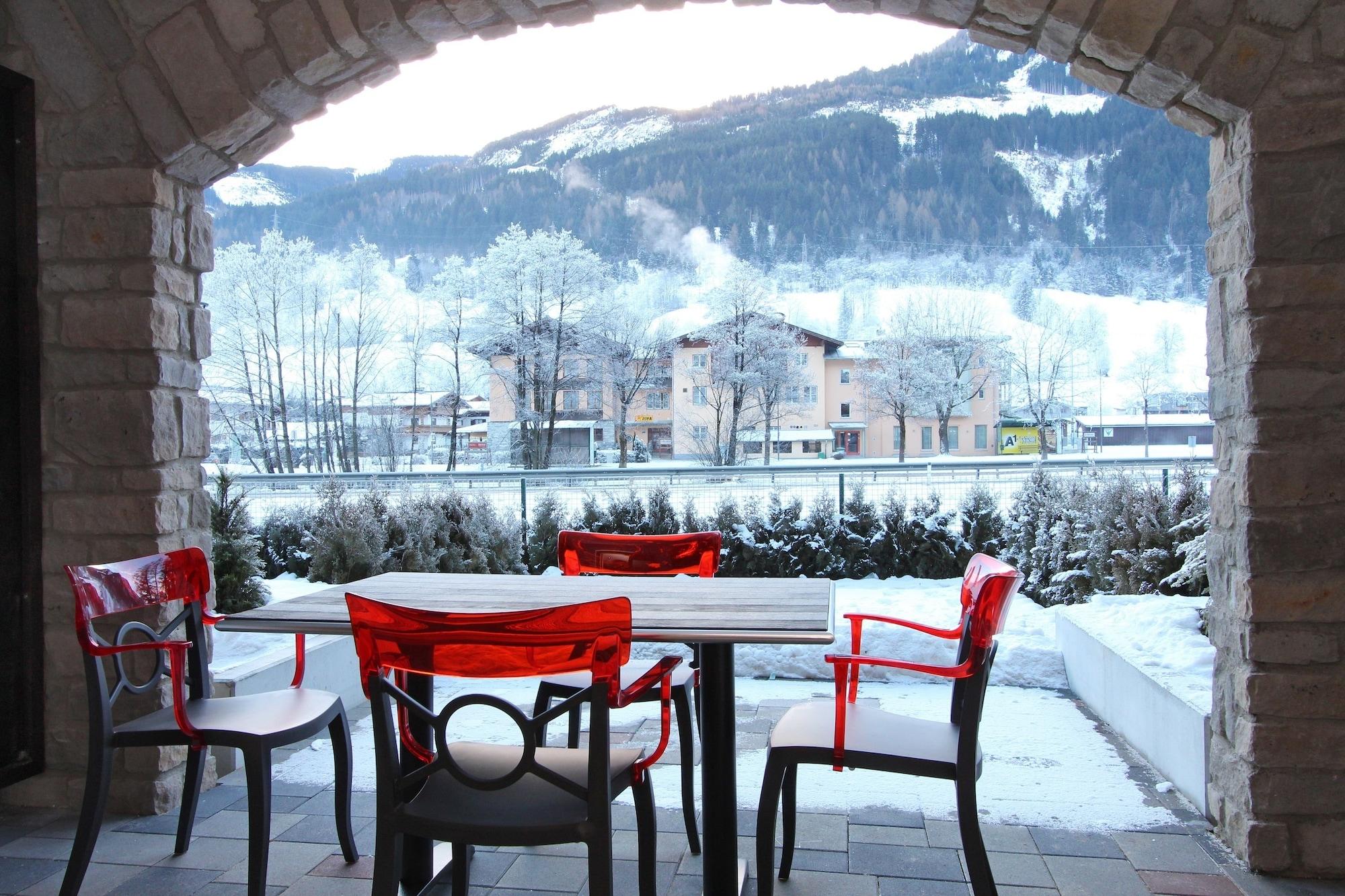 Avenida Mountain Lodges คาพรูน ภายนอก รูปภาพ