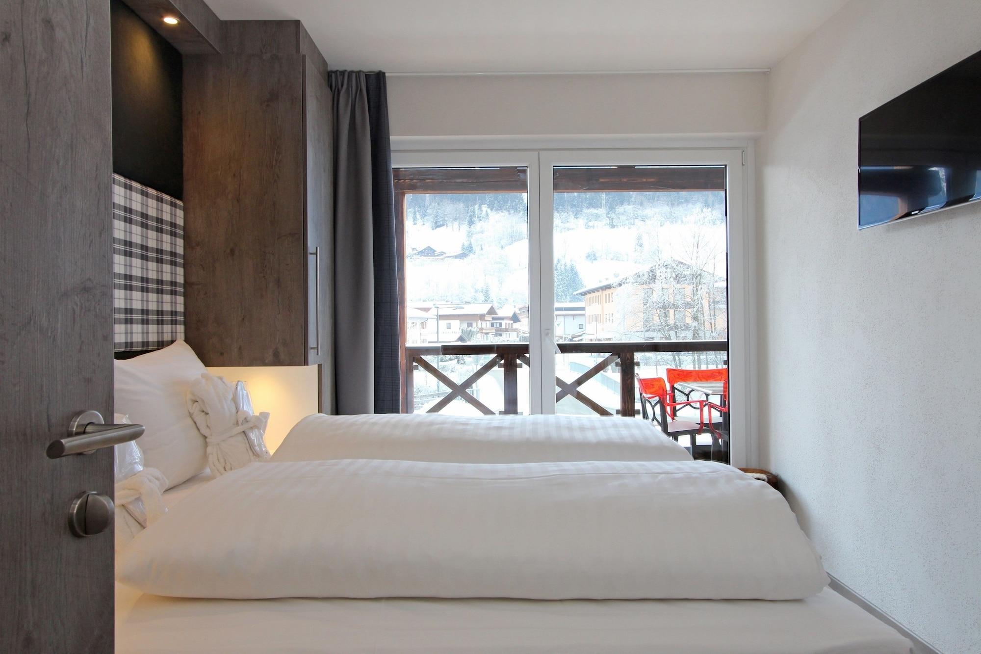 Avenida Mountain Lodges คาพรูน ภายนอก รูปภาพ